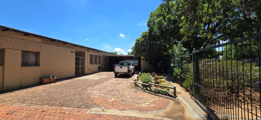 4 Bedroom Property for Sale in Universitas Free State